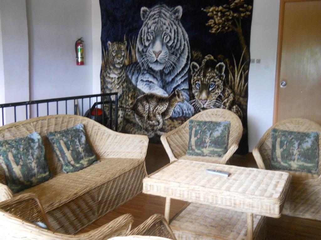 Отель Lagrosa Backpackers Корон Экстерьер фото